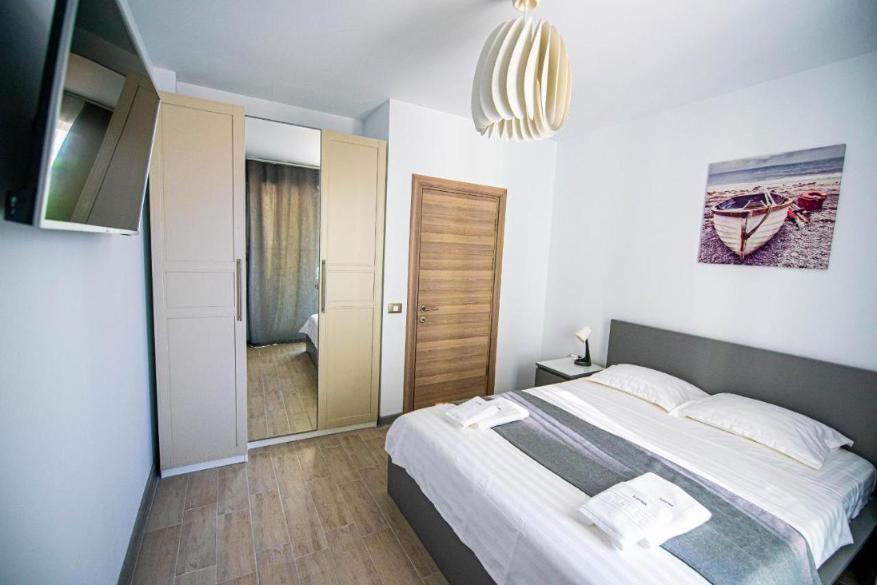Apartament Katrina - Alezzi Beach - Sea View Năvodari Eksteriør billede
