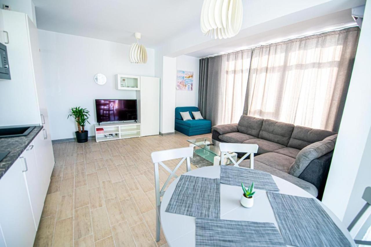 Apartament Katrina - Alezzi Beach - Sea View Năvodari Eksteriør billede