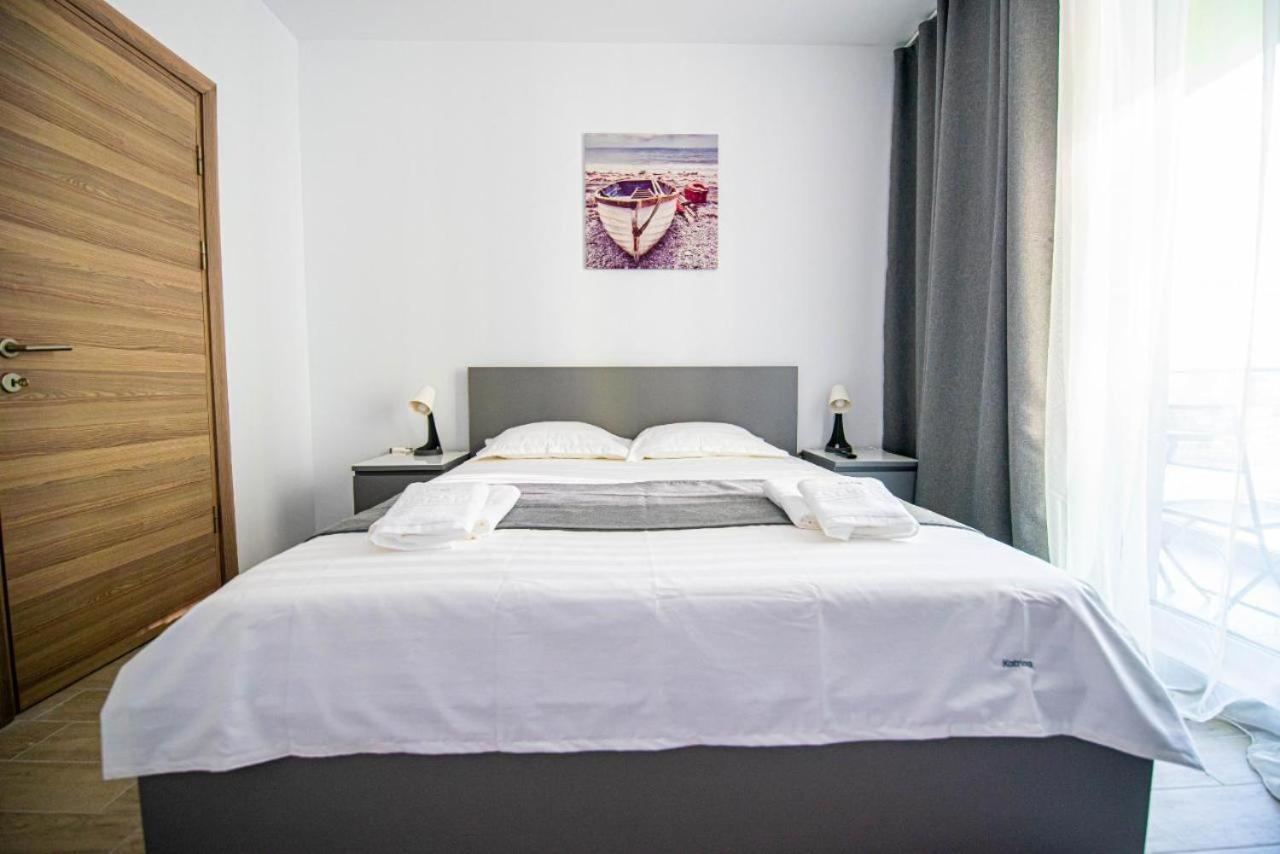 Apartament Katrina - Alezzi Beach - Sea View Năvodari Eksteriør billede