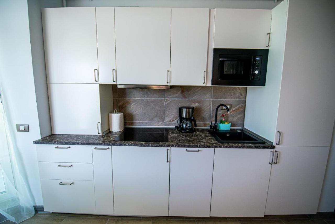 Apartament Katrina - Alezzi Beach - Sea View Năvodari Eksteriør billede